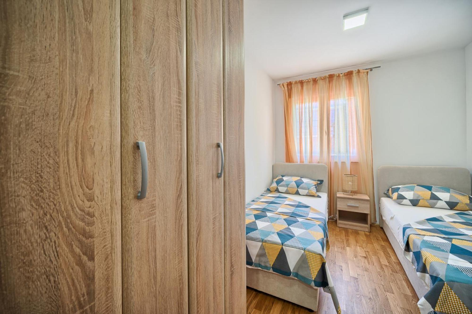 Apartments With A Swimming Pool Kastel Luksic, Kastela - 20582 ห้อง รูปภาพ
